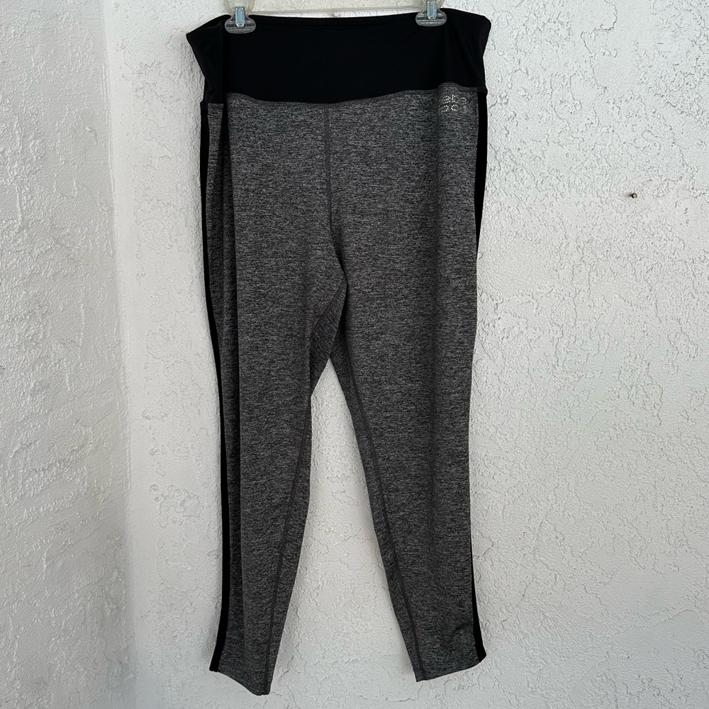 Bebe Sport Leggings Shadow Stripe Heather Grey Black Velvet Stripe Size 2X